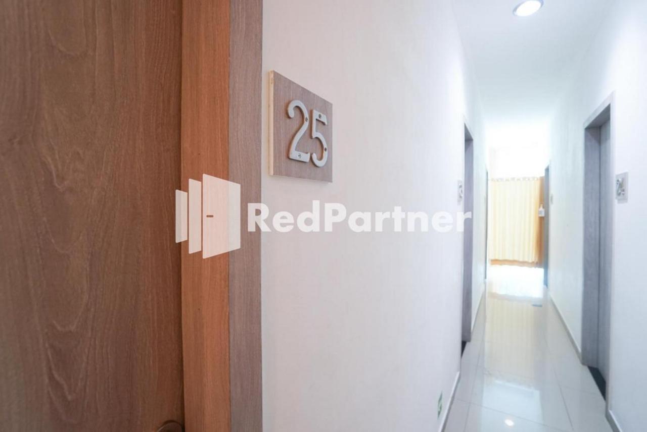 Eascot Hotel Mitra Reddoorz Jakarta Eksteriør bilde
