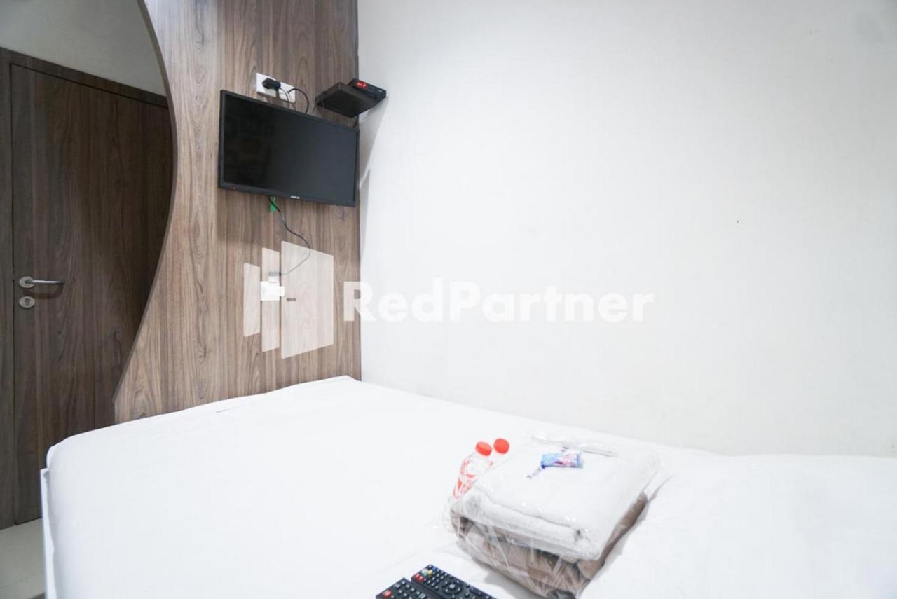 Eascot Hotel Mitra Reddoorz Jakarta Eksteriør bilde