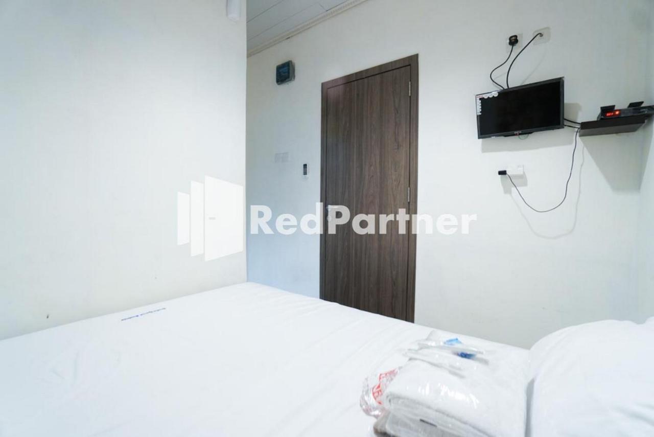 Eascot Hotel Mitra Reddoorz Jakarta Eksteriør bilde