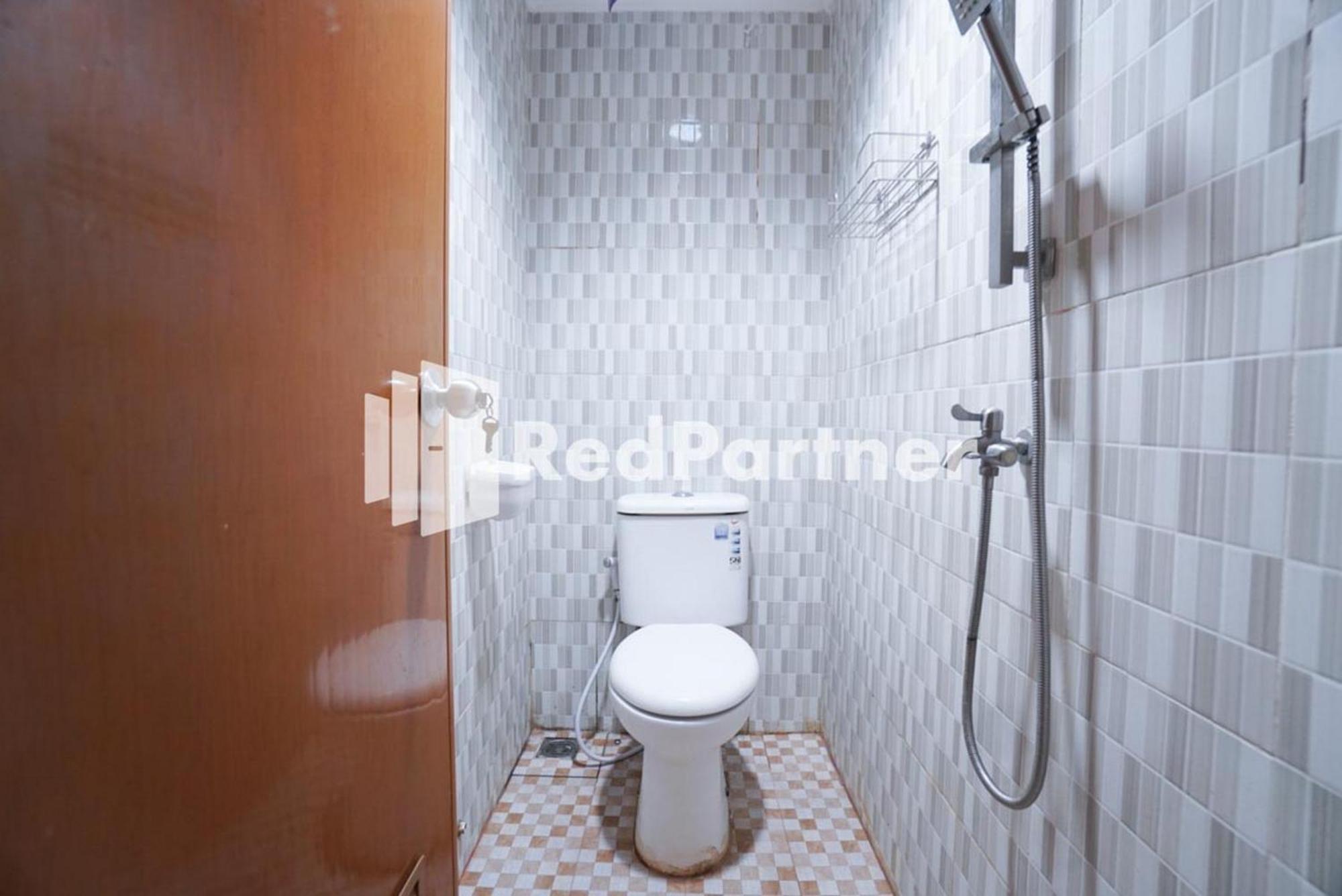 Eascot Hotel Mitra Reddoorz Jakarta Rom bilde